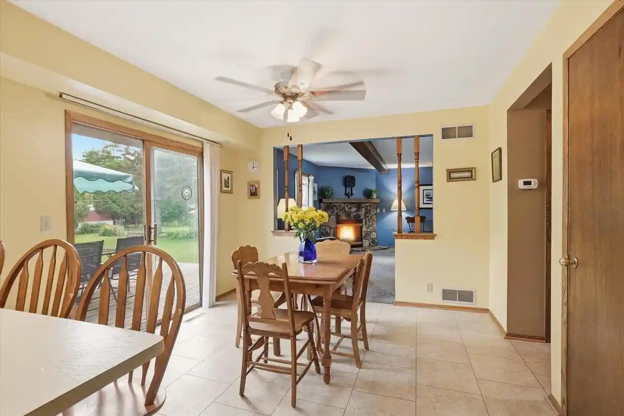 4th image of 2028 Chapman Dr Dr, Waukesha, WI 53189 | MLS# 1968711