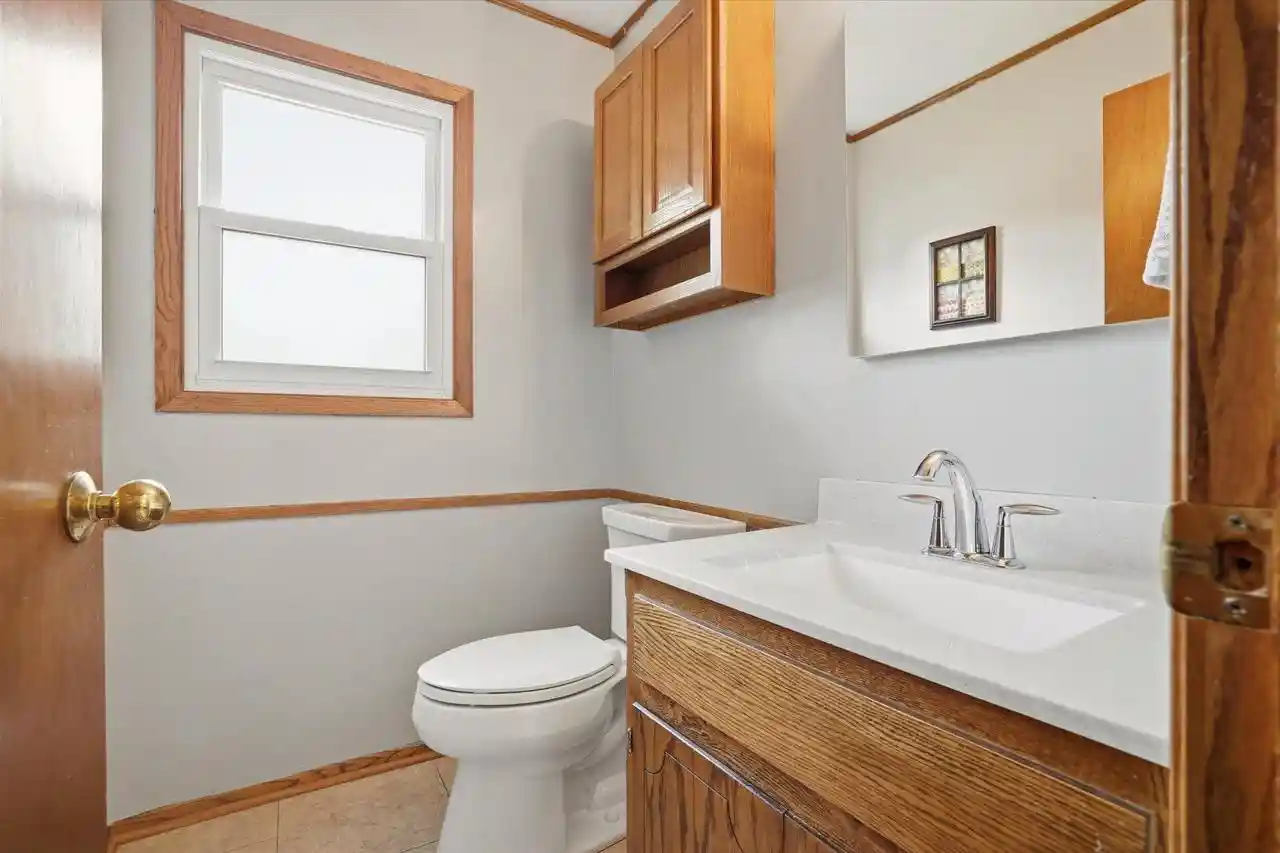 5th image of 2028 Chapman Dr Dr, Waukesha, WI 53189 | MLS# 1968711
