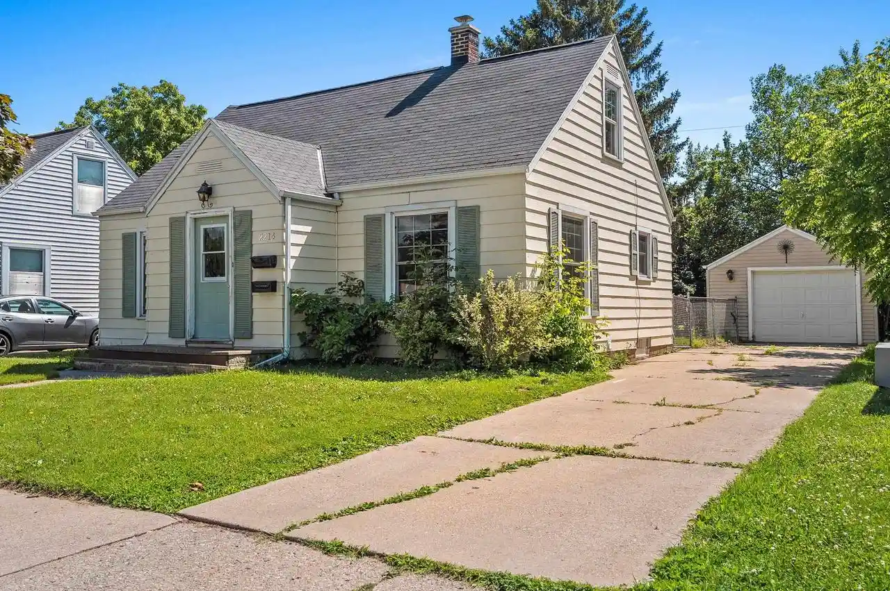 Homes for sale in Appleton, WI | 2214 N Division Street Street, Appleton, WI 54911 | MLS# 50327953