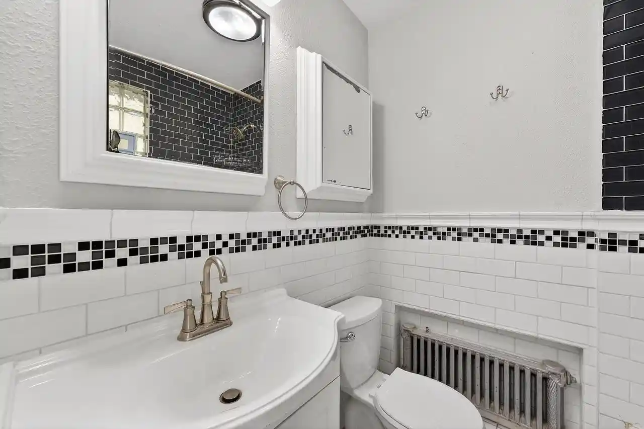 Photo 4 of Single family home for sale at 1463 N Franklin Pl Pl, Milwaukee, WI 53202 | MLS# 1968735 | Listing updated on 2026-08-25