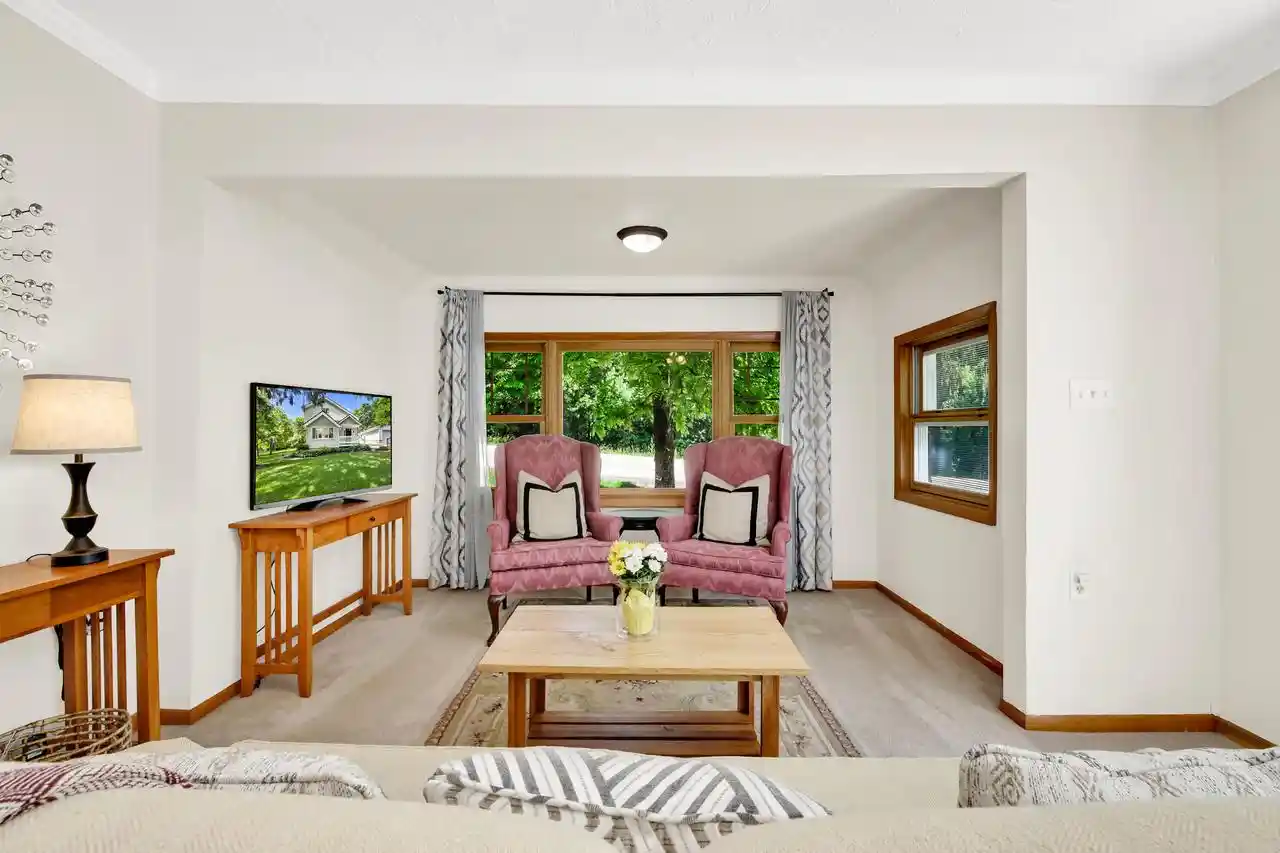 Homes for sale in New Berlin, WI | 4135 S Racine Avenue Avenue, New Berlin, WI 53146 | MLS# 1968741