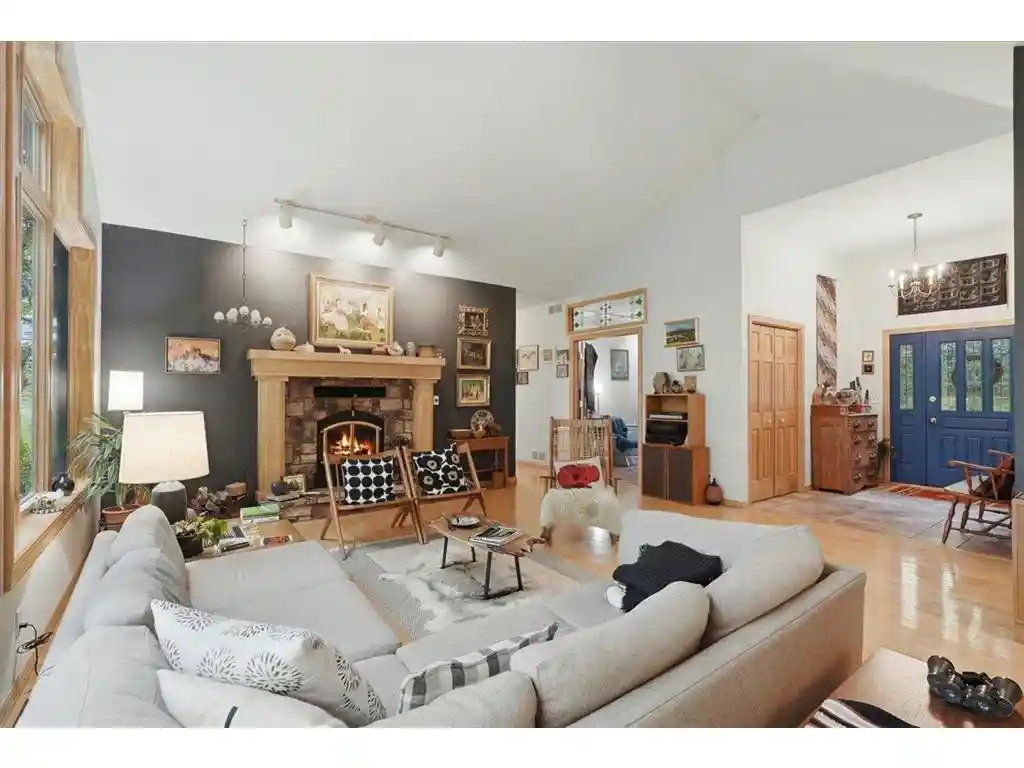 Photo 4 of Single family home for sale at 481 Sleepy Hollow Dr Dr, Roberts, WI 54023 | MLS# 7062693 | Listing updated on 2026-09-23