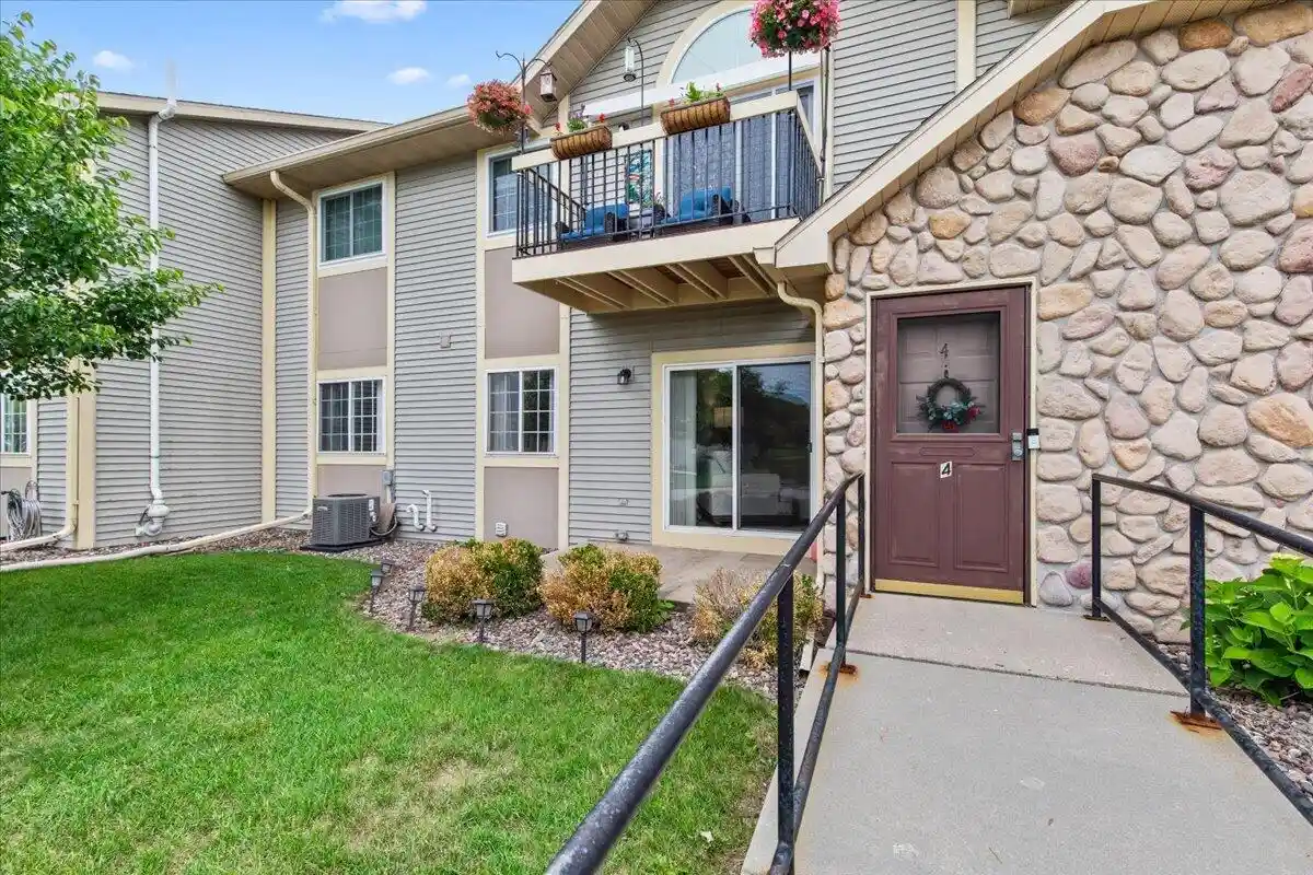 Homes for sale in Slinger, WI | 320 E Washington Street Street #4, Slinger, WI 53086 | MLS# 1968755