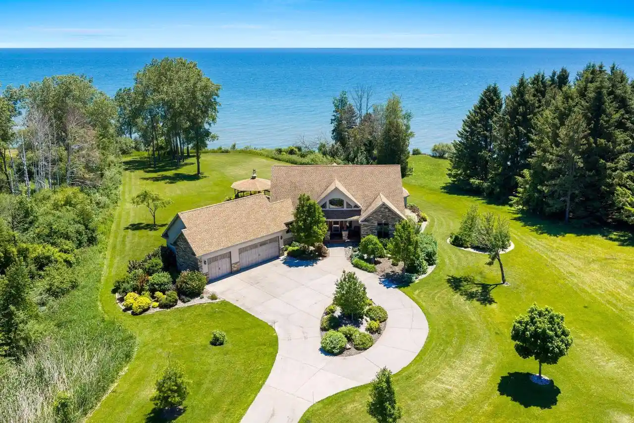 1st image of 5317 S 10th Street Street, Manitowoc, WI 54220 | MLS# 1968760