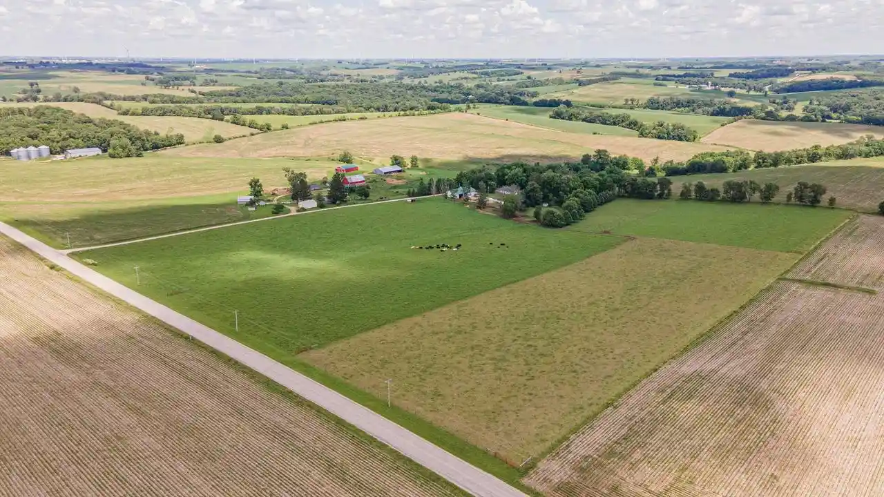 Homes for sale in Cuba City, WI | 25732 Hammer Lane Lane, Cuba City, WI 53807 | MLS# 2026548