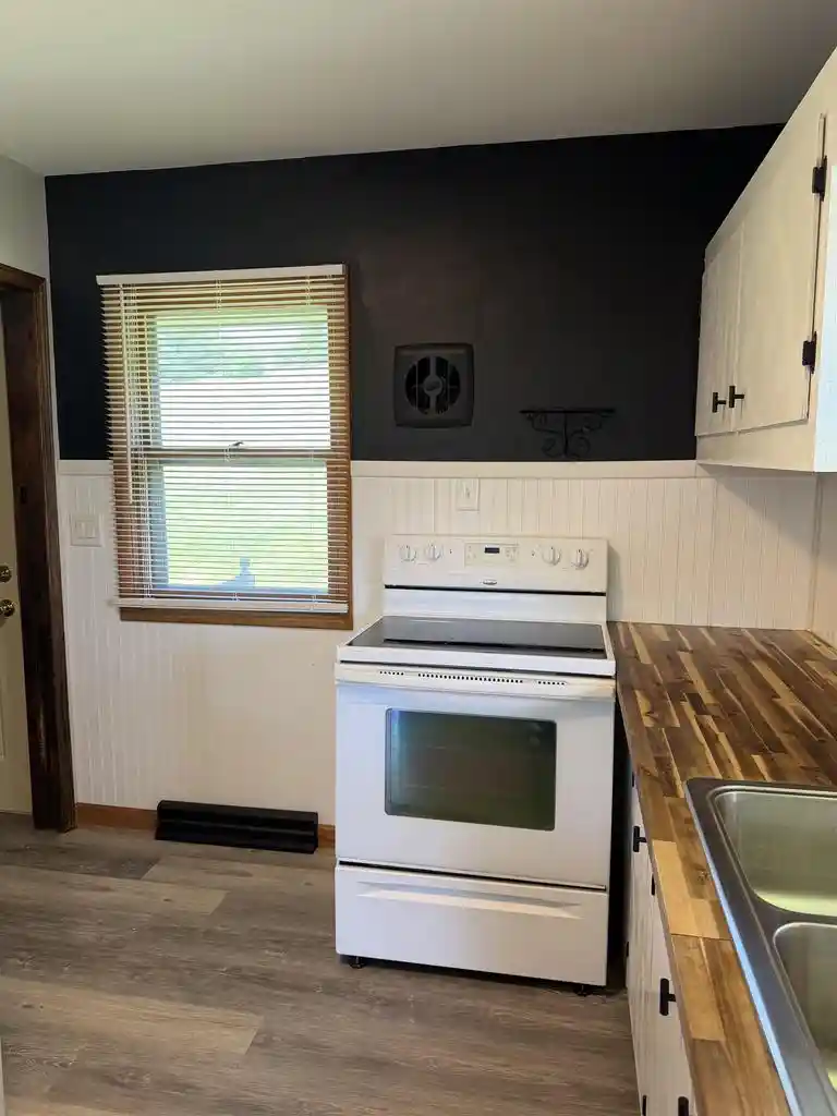 Homes for sale in Elroy, WI | 404 N Brooklyn Avenue Avenue, Elroy, WI 53929 | MLS# 2026554