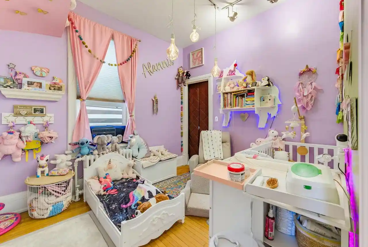 Listing Photo 4 - Condo for sale in building located at 1924 N Oakland Ave Ave, Milwaukee, WI 53202 - Unit #1926