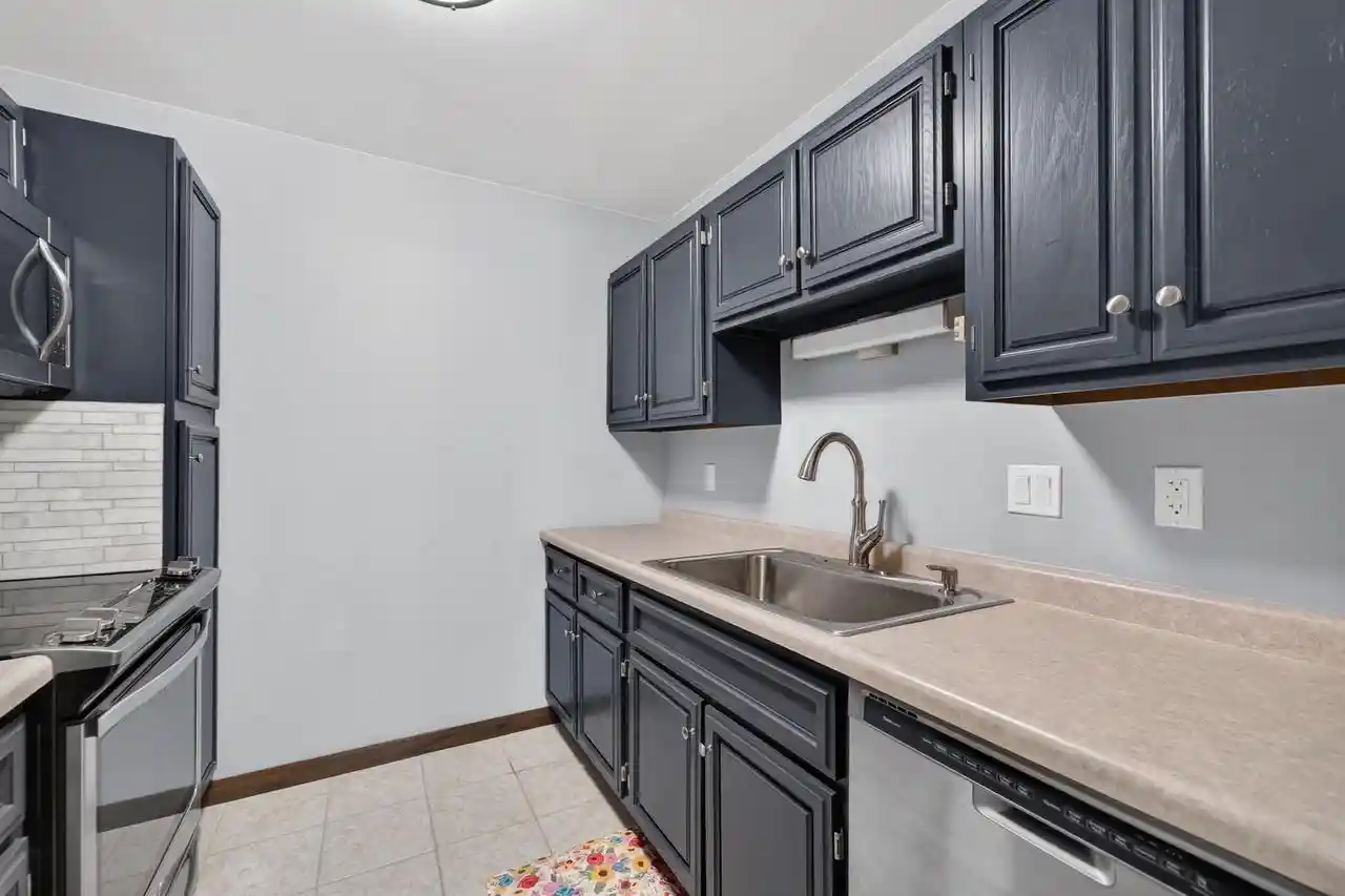 Homes for sale in Middleton, WI | 6245 Charing Cross Lane Lane #B, Middleton, WI 53562 | MLS# 2026555