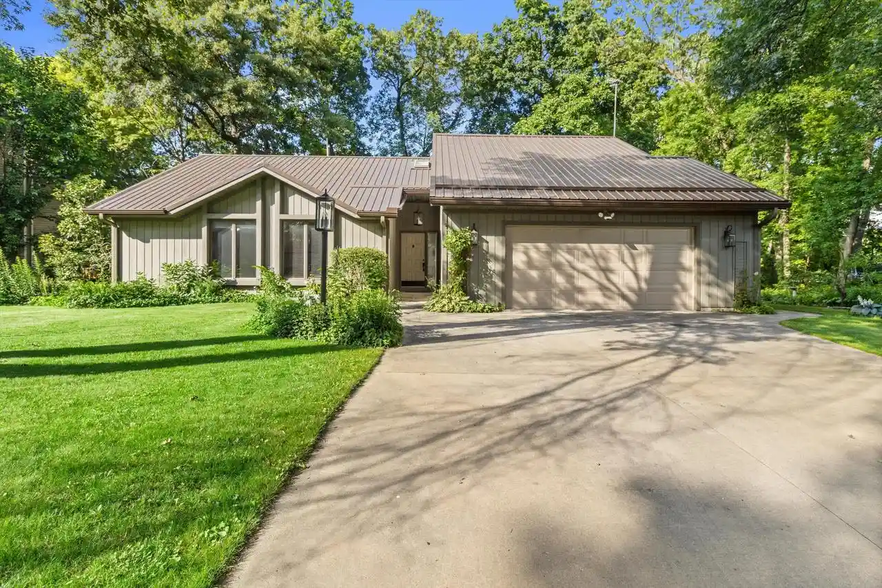 1st image of 4206 Fox Hills Dr Dr, Janesville, WI 53546 | MLS# 1968793