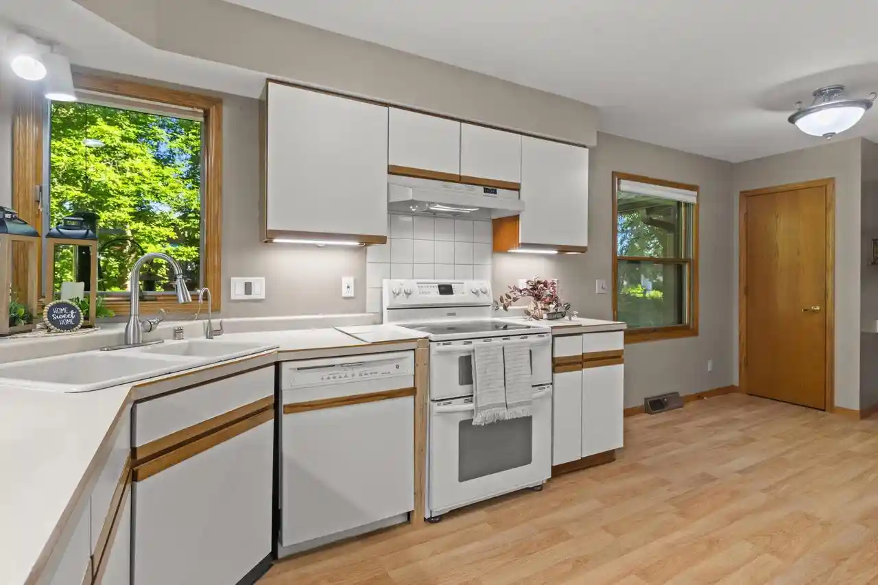 3rd image of 4206 Fox Hills Dr Dr, Janesville, WI 53546 | MLS# 1968793