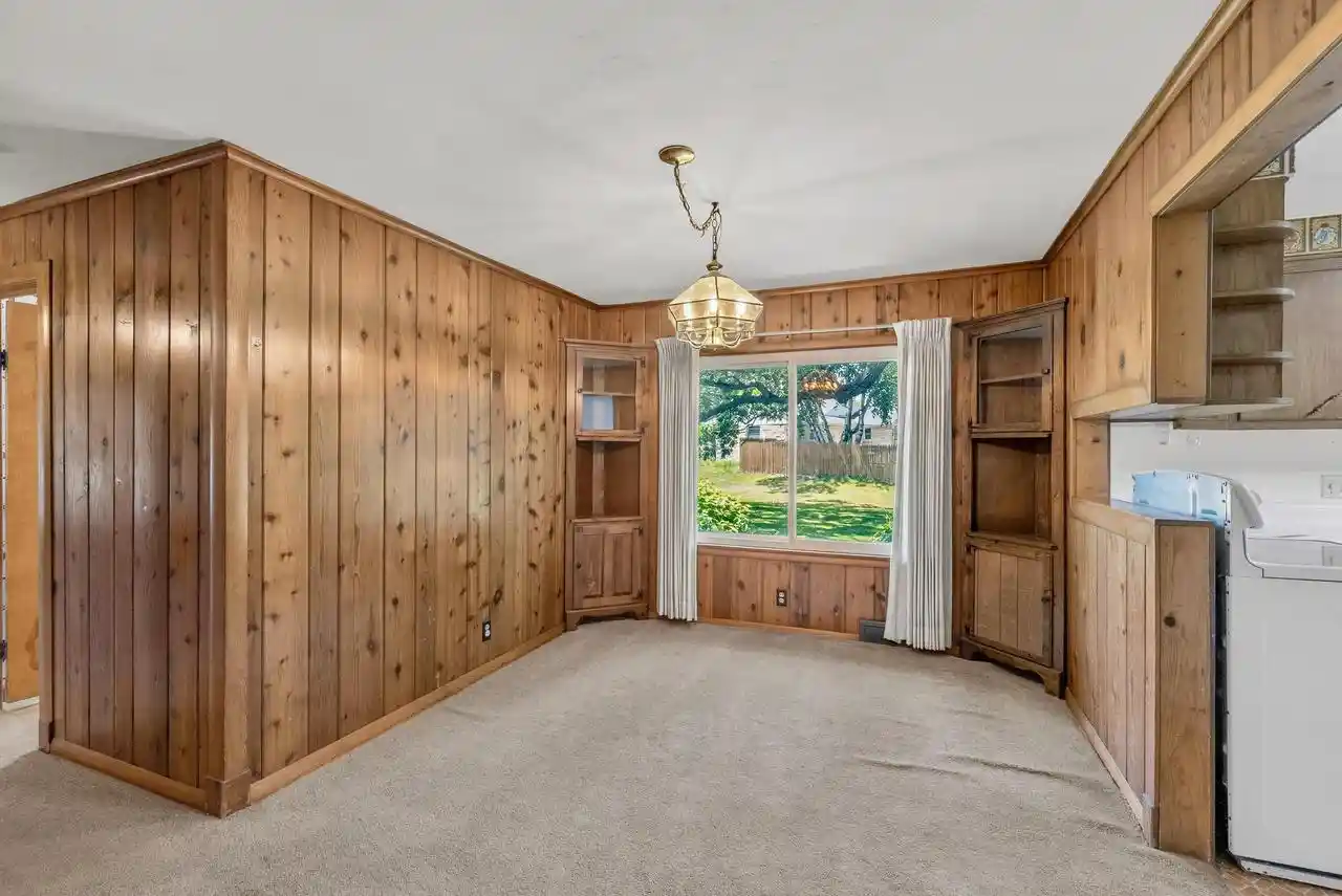 Homes for sale in Greenfield, WI | 5375 S Tuckaway Dr Dr, Greenfield, WI 53221 | MLS# 1968795