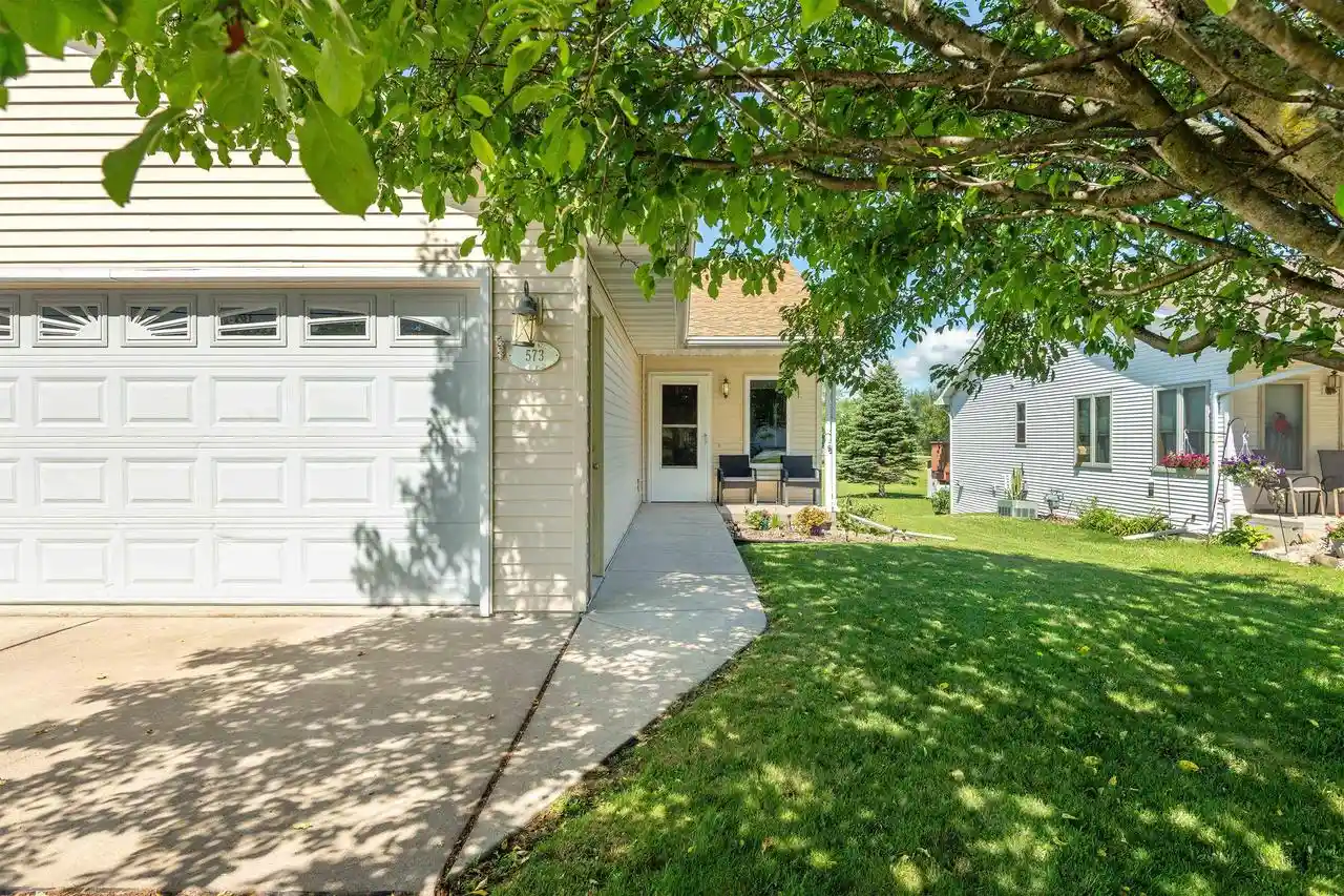 Homes for sale in Berlin, WI | 573 N Wisconsin Street Street, Berlin, WI 54923 | MLS# 2026583