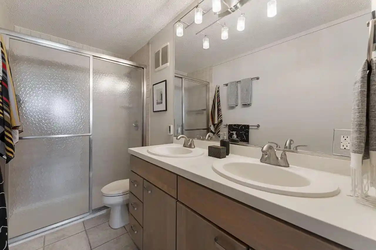 Homes for sale in Milwaukee, WI | 929 N Astor Street Street #608, Milwaukee, WI 53202 | MLS# 1968814