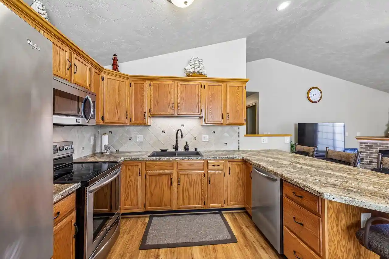 Homes for sale in Johnson Creek, WI | 118 Pheasant Run Run, Johnson Creek, WI 53038