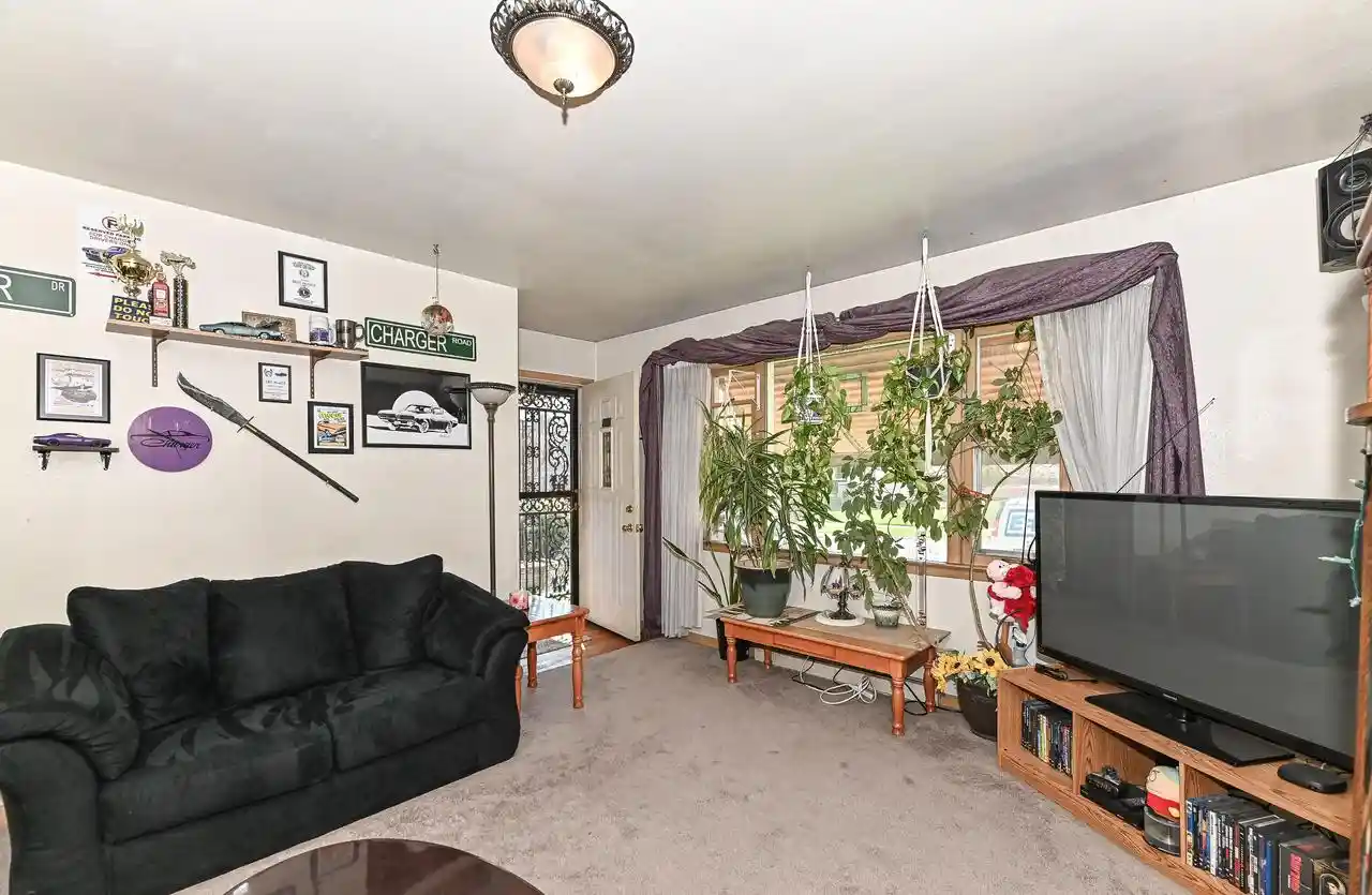 3rd image of 3948 E Underwood Avenue Avenue, Cudahy, WI 53110 | MLS# 1968841