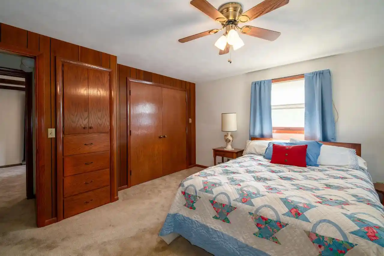 Photo 4 of Single family home for sale at 1040 Maricopa Dr Dr, Oshkosh, WI 54904 | MLS# 50328035 | Listing updated on 2026-09-08