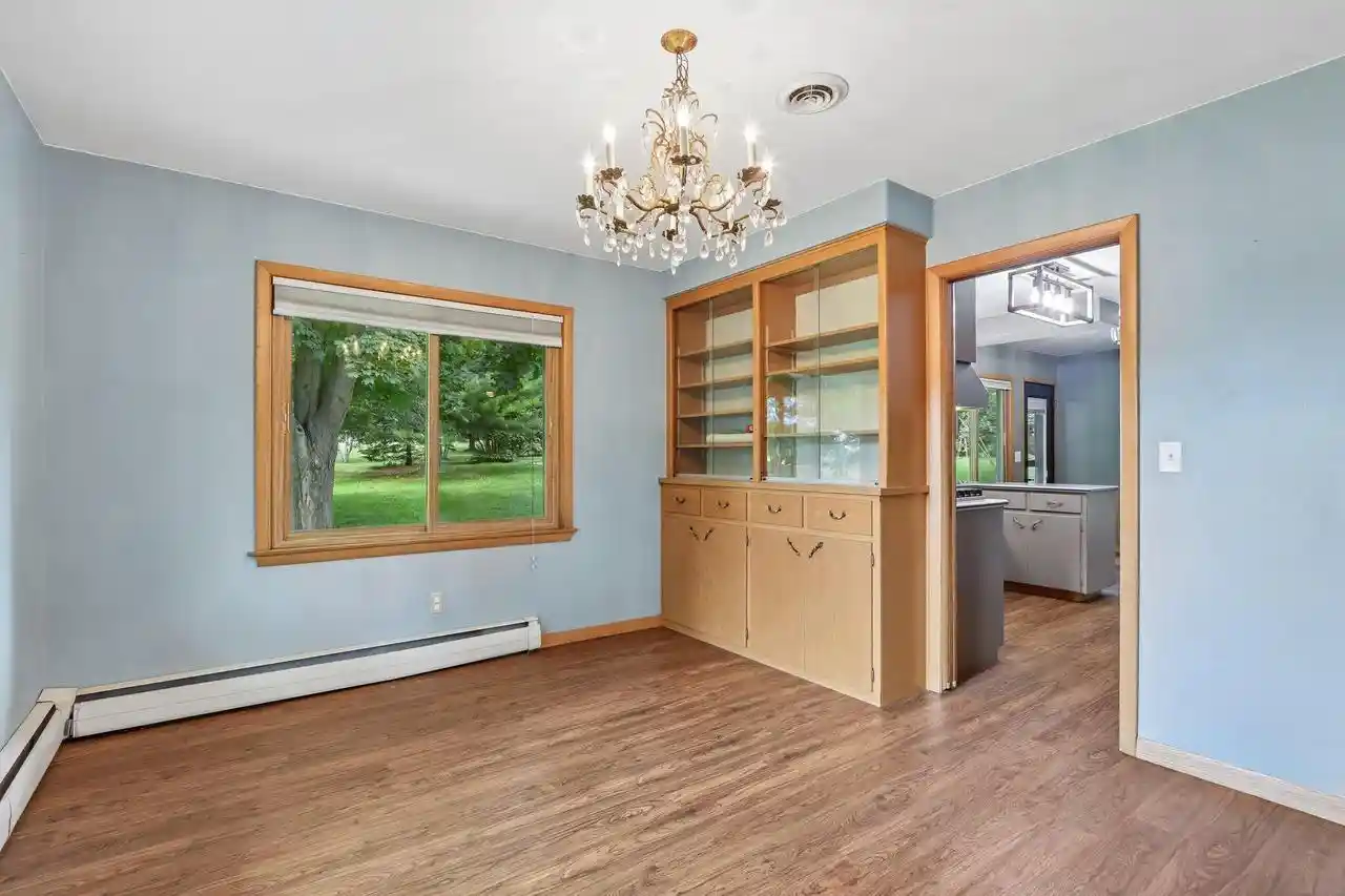 3rd image of W270N195 Arrowhead Trail Trail, Waukesha, WI 53188 | MLS# 1968867