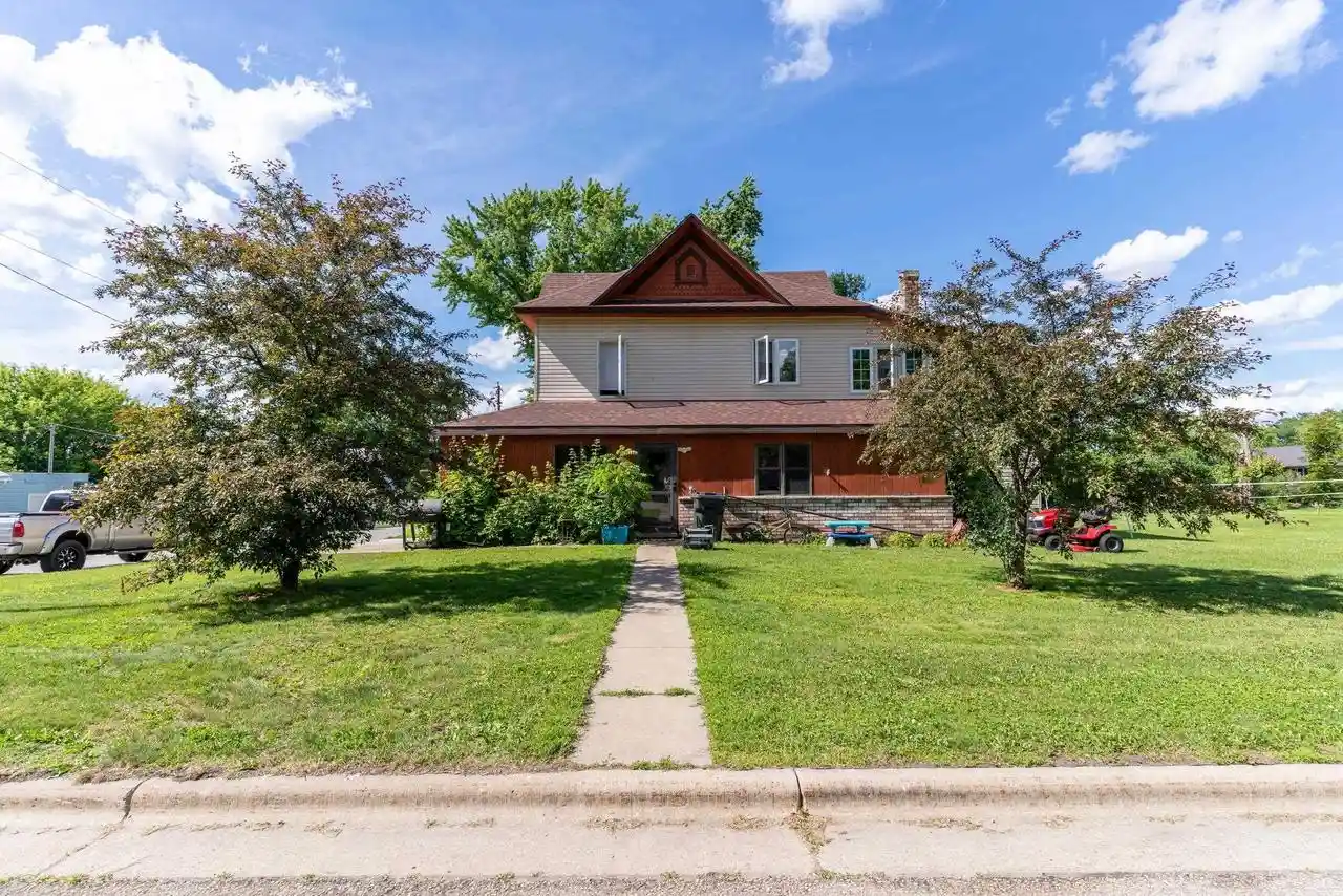 1st image of 304 E 4th Street Street, Manawa, WI 54949 | MLS# 50328050