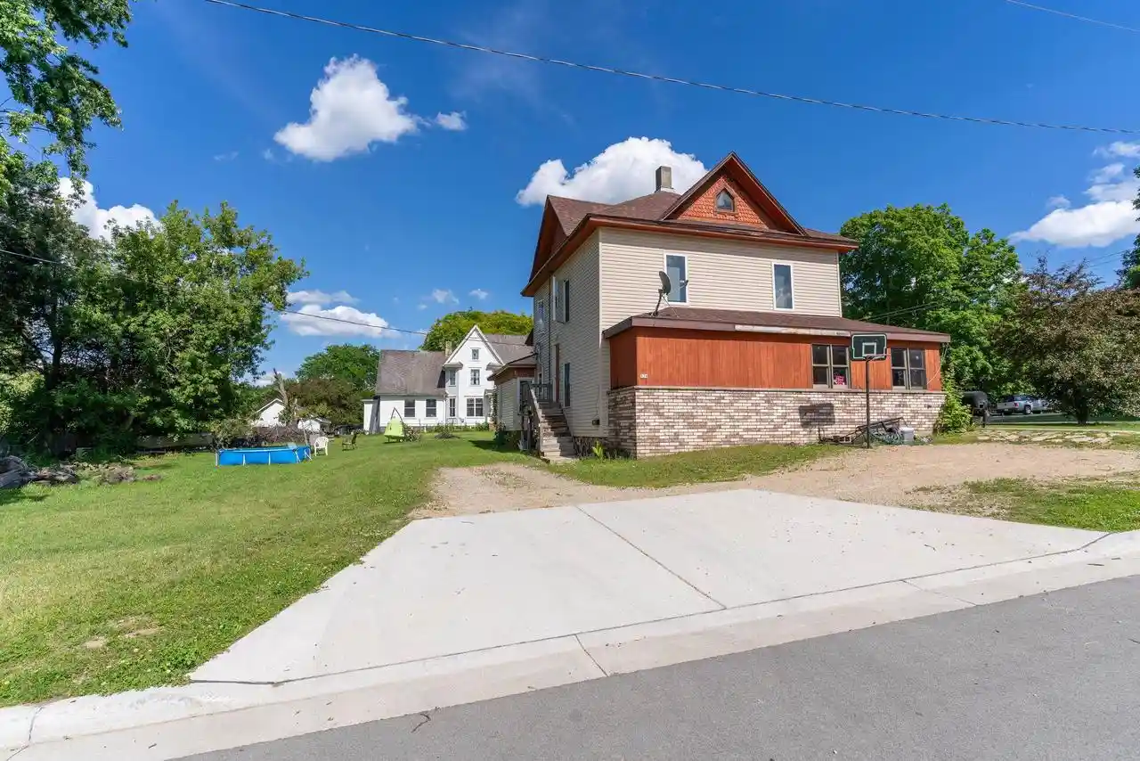 3rd image of 304 E 4Th Street Street, Manawa, WI 54949 | MLS# 50328050
