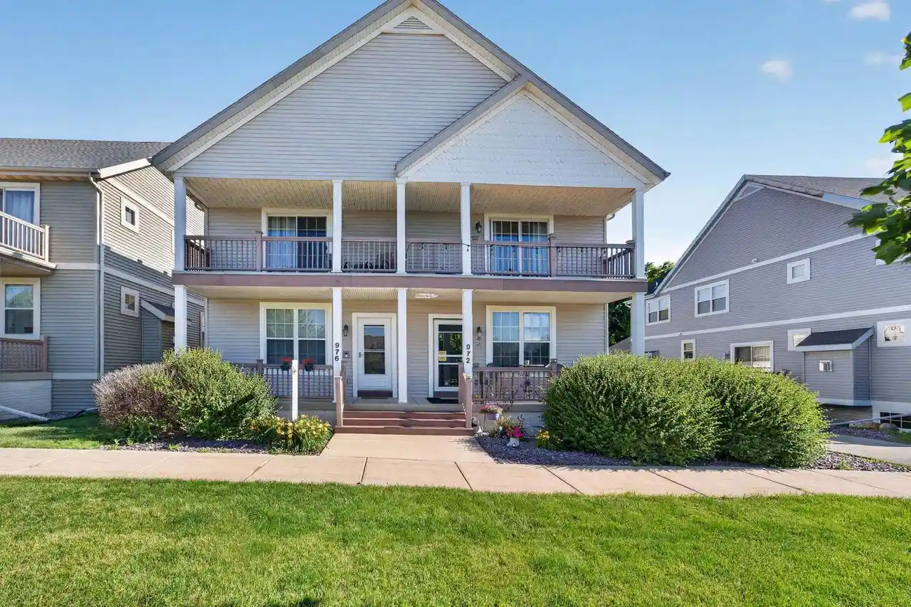Condo for sale at 972 Stonehaven Dr Dr, Sun Prairie, WI 53590 | MLS# 2026635