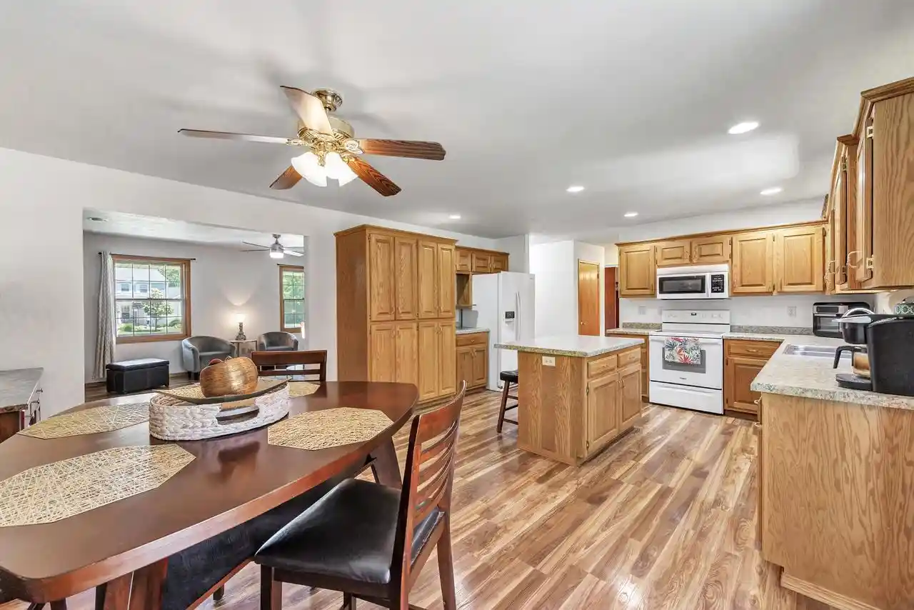 2nd image of 2146 Deer Point Lane Lane, De Pere, WI 54115 | MLS# 50328043