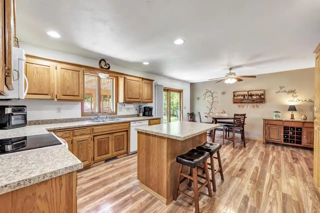 4th image of 2146 Deer Point Lane Lane, De Pere, WI 54115 | MLS# 50328043