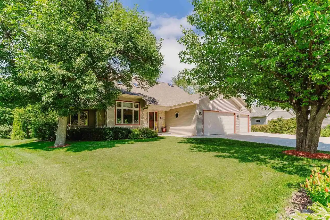1st image of 2355 Hickory Court Court, Oshkosh, WI 54901 | MLS# 50328055