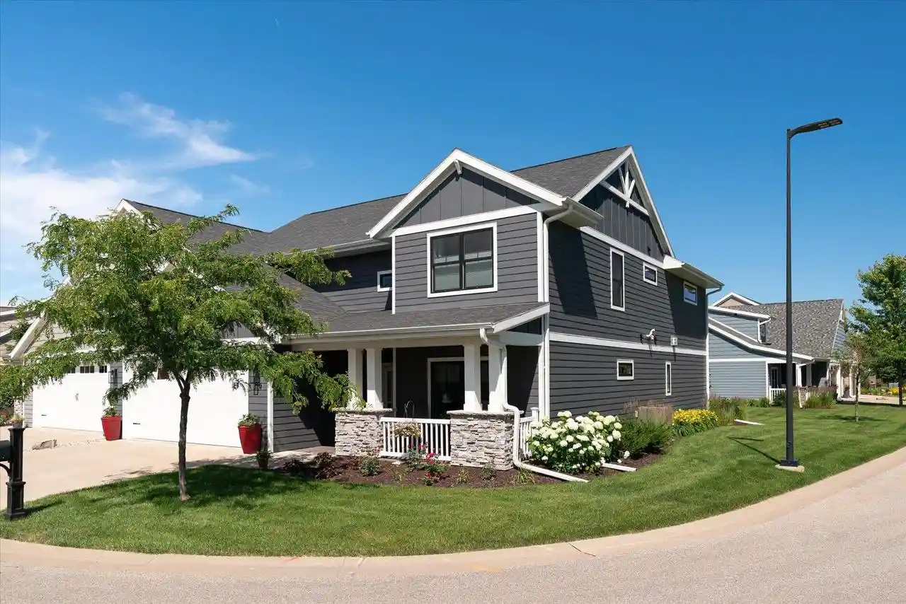 1st image of 329 River Point Point, La Crosse, WI 54601 | MLS# 1968878