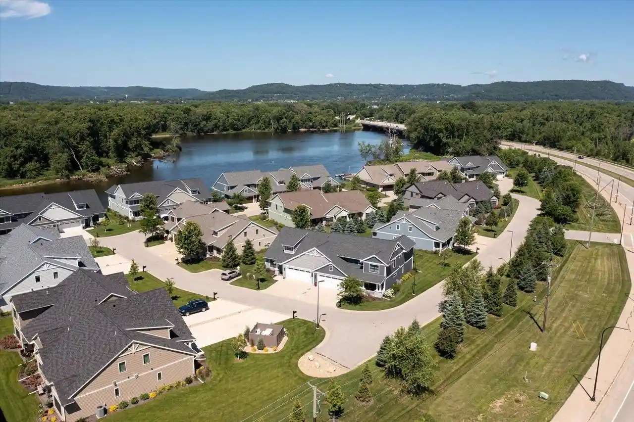 2nd image of 329 River Point Point, La Crosse, WI 54601 | MLS# 1968878