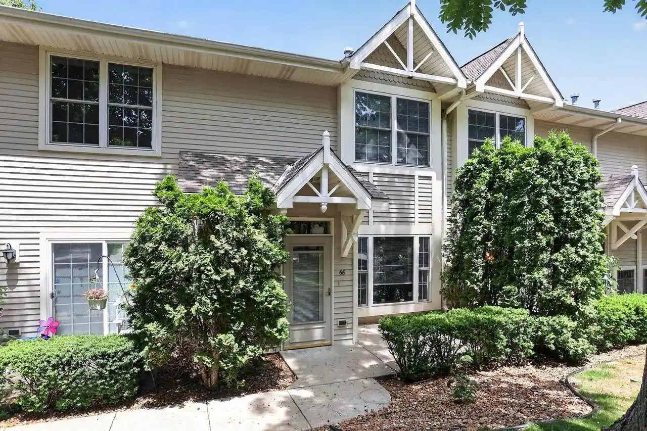 2nd image of 6195 Walnut Lane Lane #66, Cudahy, WI 53110 | MLS# 1968887