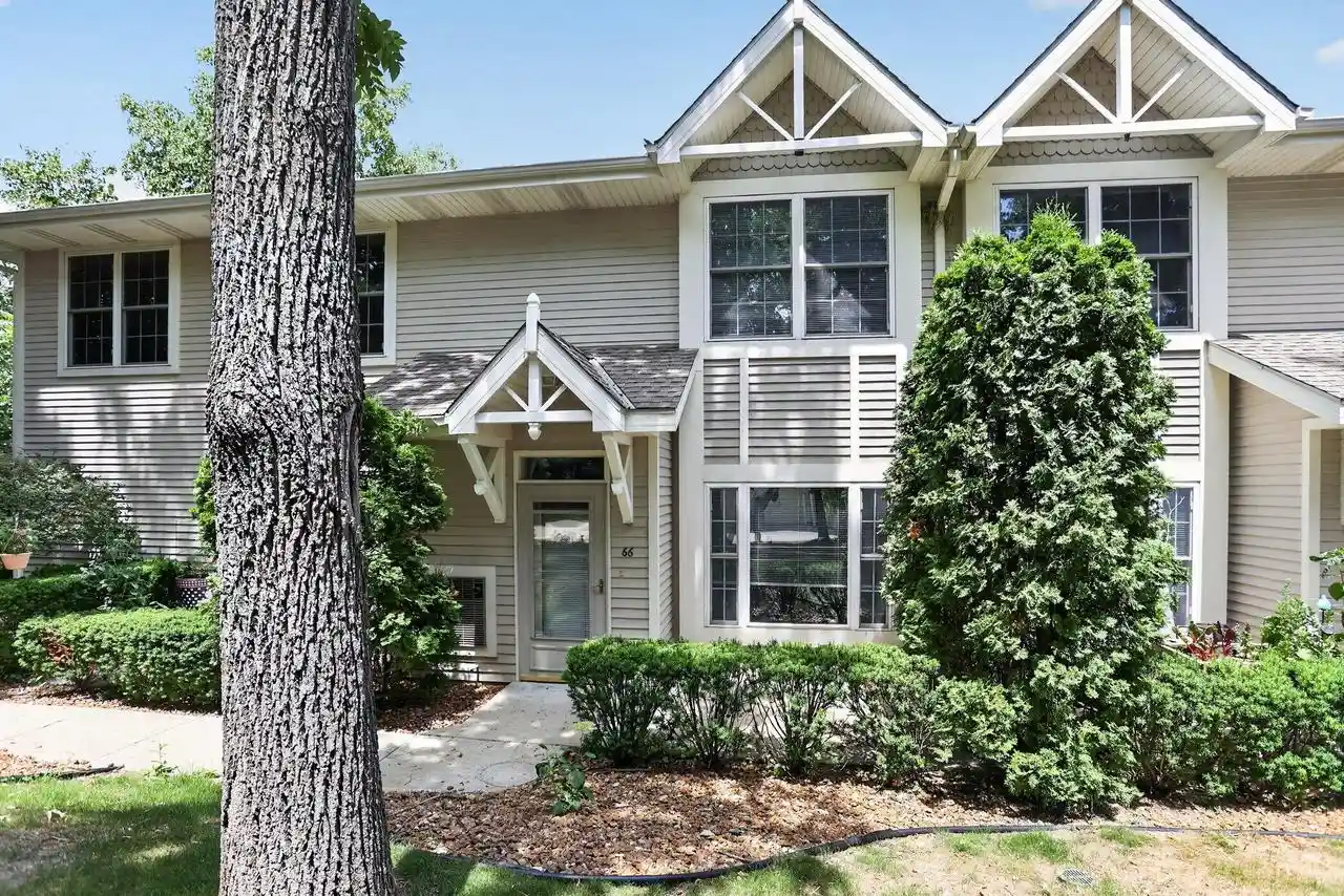 4th image of 6195 Walnut Lane Lane #66, Cudahy, WI 53110 | MLS# 1968887