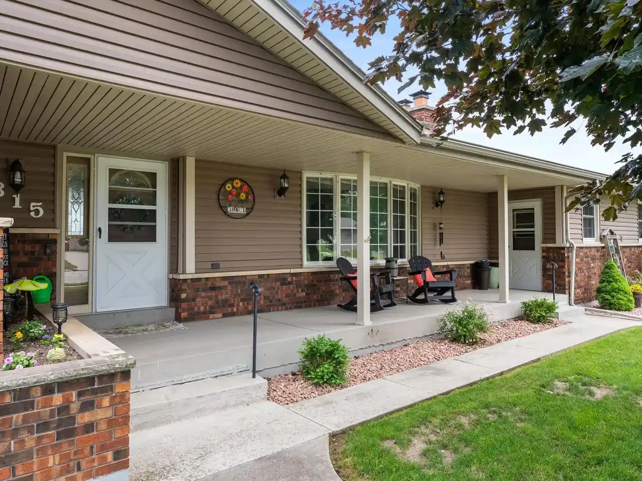 Homes for sale in Howards Grove, WI | 315 S Lincoln Dr Dr, Howards Grove, WI 53083 | MLS# 1968889