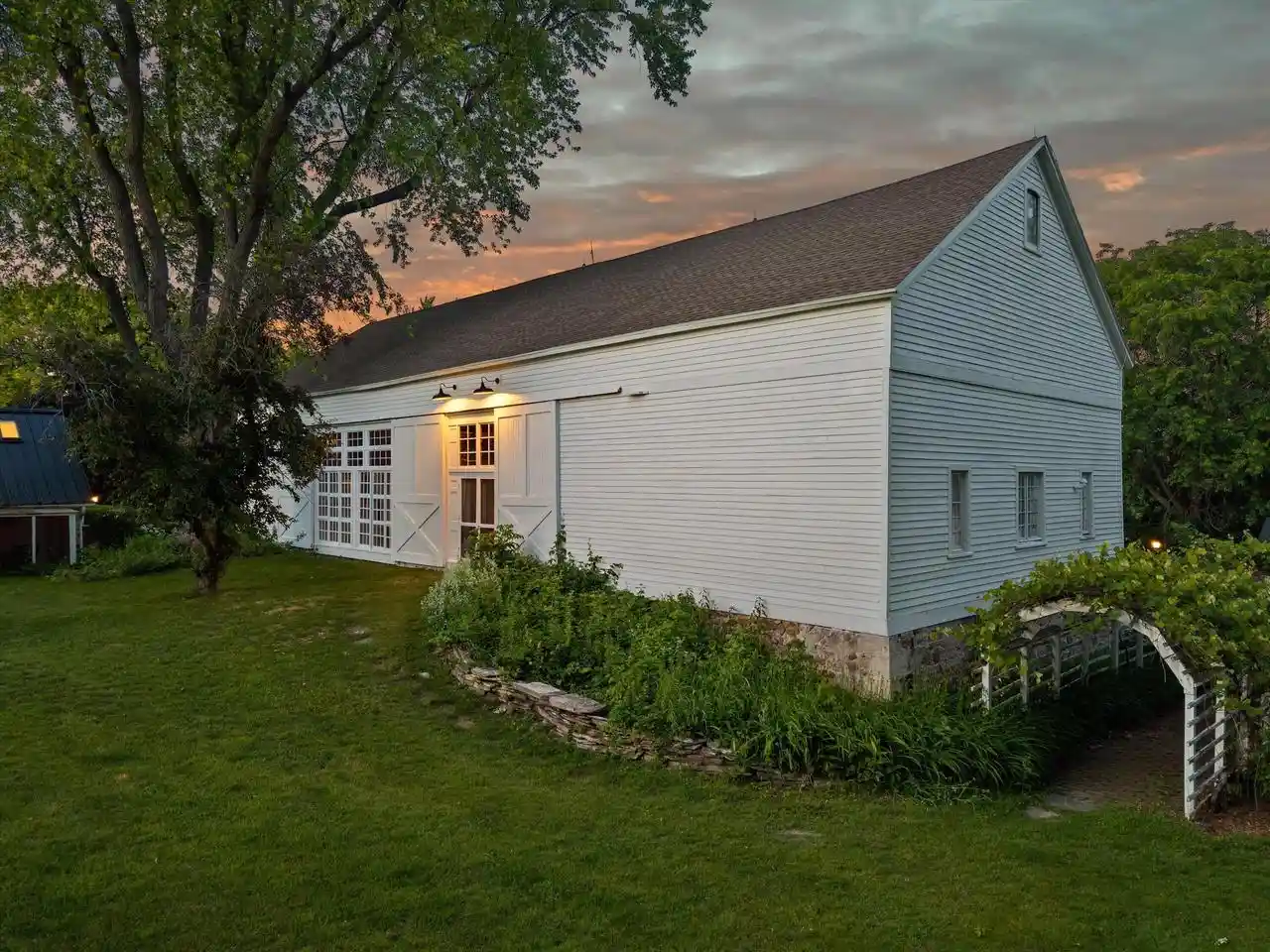 3rd image of 12112 N Wauwatosa Road Road, Mequon, WI 53097 | MLS# 1968893