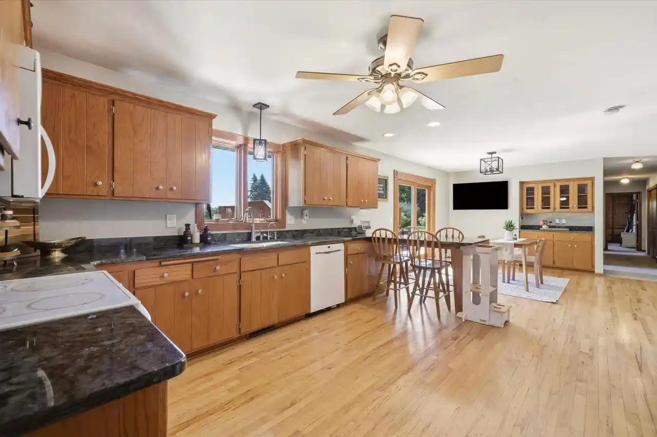 Homes for sale in Hartford, WI | 4112 Mueller Dr Dr, Hartford, WI 53027 | MLS# 1968894