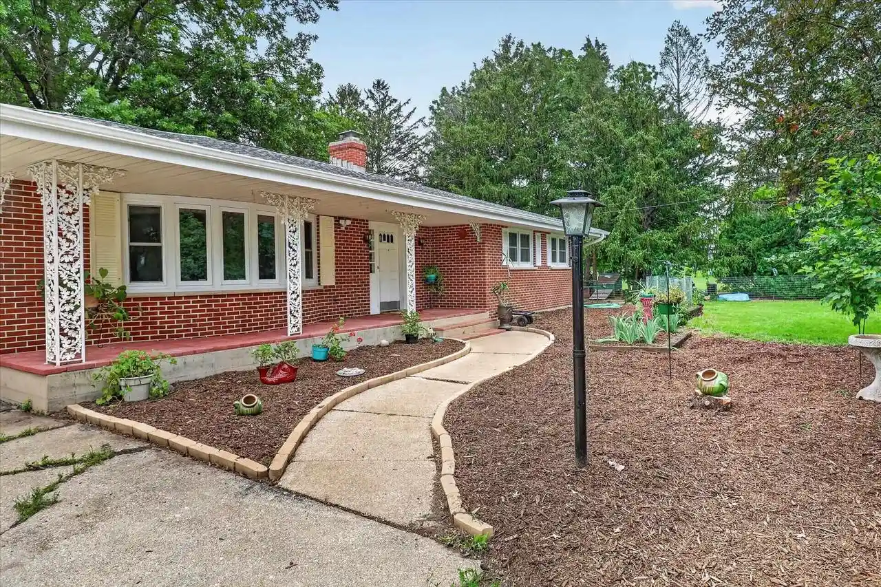 1st image of 726 Rockshire Dr Dr, Janesville, WI 53546 | MLS# 2026668