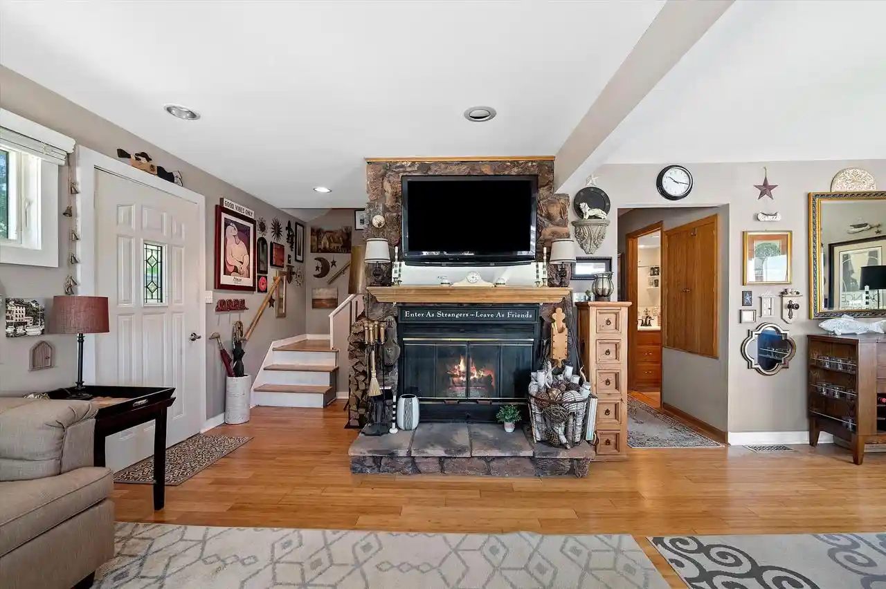 Homes for sale in Muskego, WI | S68W18031 Island Dr Dr, Muskego, WI 53150 | MLS# 1968933