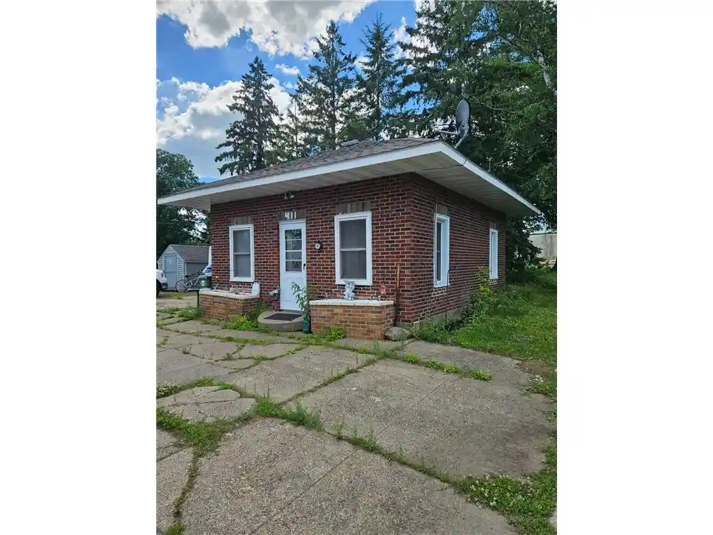 3rd image of 411 5Th Street Street, Clear Lake, WI 54005 | MLS# 7097506