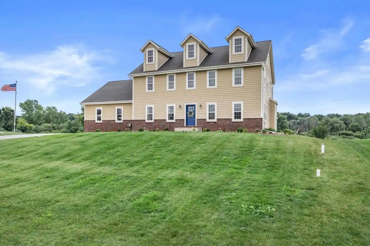 Homes for sale in Colgate, WI | N94w25549 Norwauk Road Road, Colgate, WI 53017 | MLS# 1968957