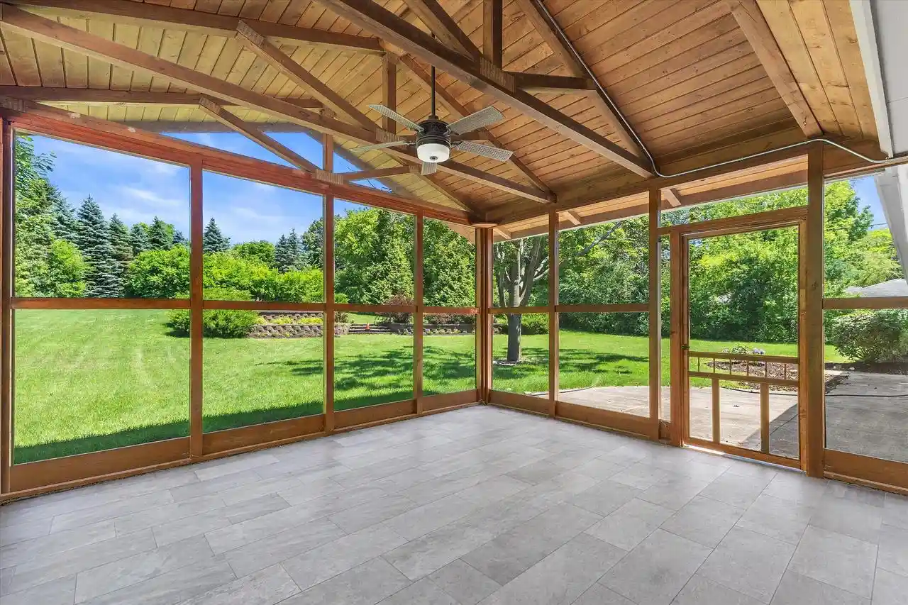 4th image of 11318 N Glenwood Dr Dr, Mequon, WI 53097 | MLS# 1968983