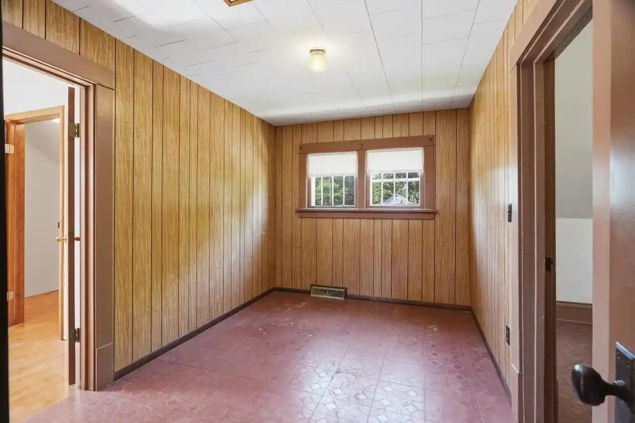 Homes for sale in Marshfield, WI | 400 N Vine Avenue Avenue, Marshfield, WI 54449 | MLS# 22602925