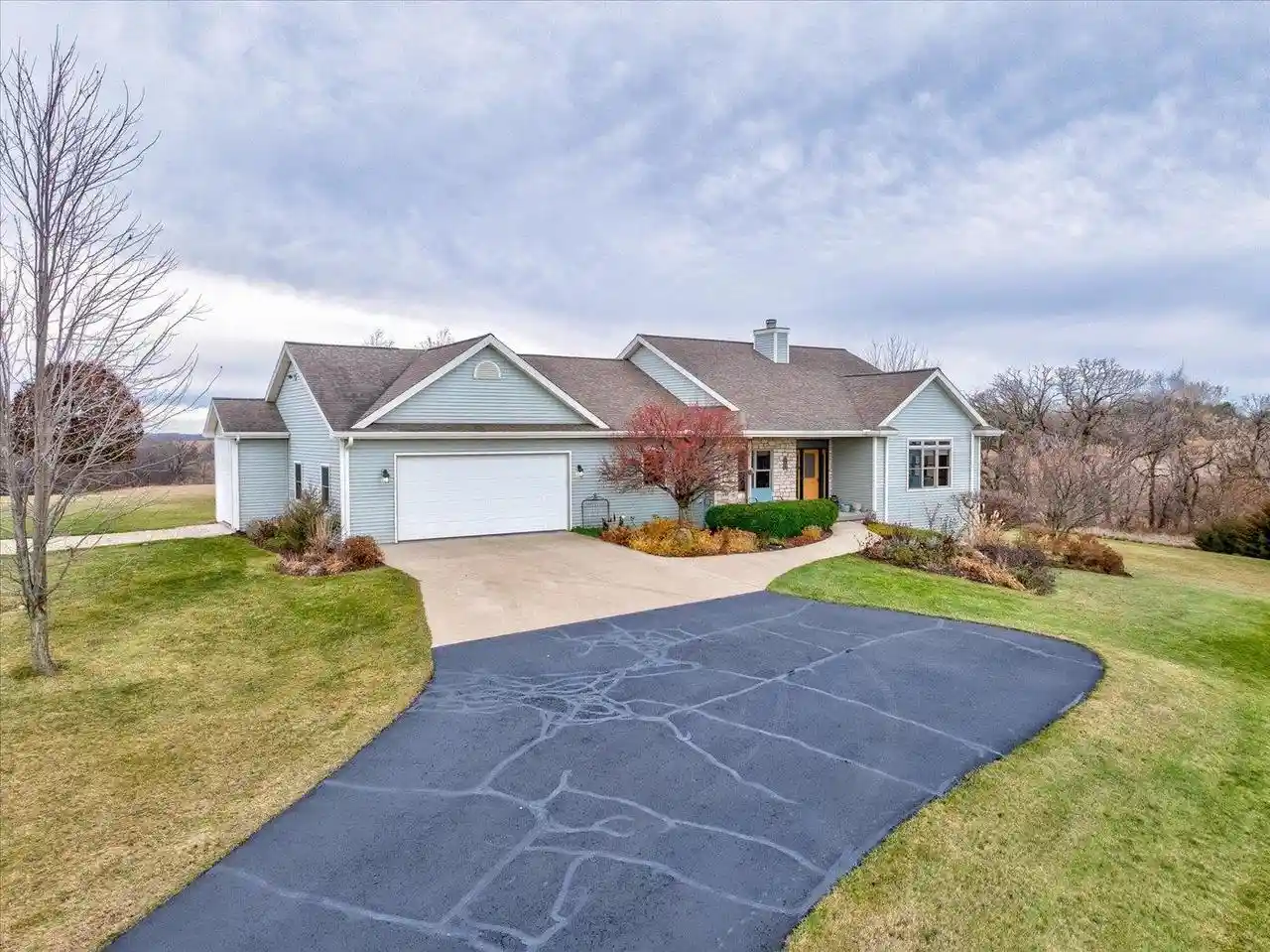 Homes for sale in New Glarus, WI | N8894 Blue Vista Lane Lane, New Glarus, WI 53574 | MLS# 2026699
