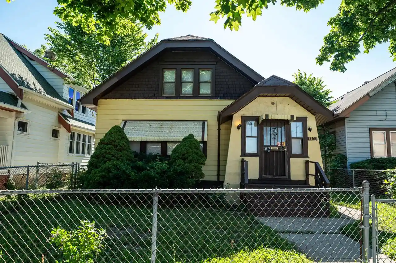 Photo 1 of Single family home for sale at 3726 N 19th Pl Pl, Milwaukee, WI 53206 | MLS# 1968997 | Listing updated on 2026-09-16
