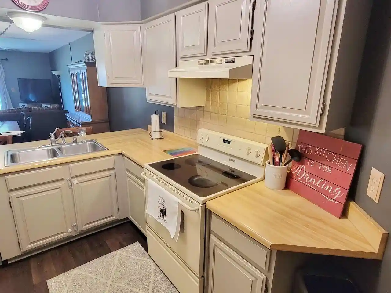 2nd image of 508 S Rochester St St, Mukwonago, WI 53149