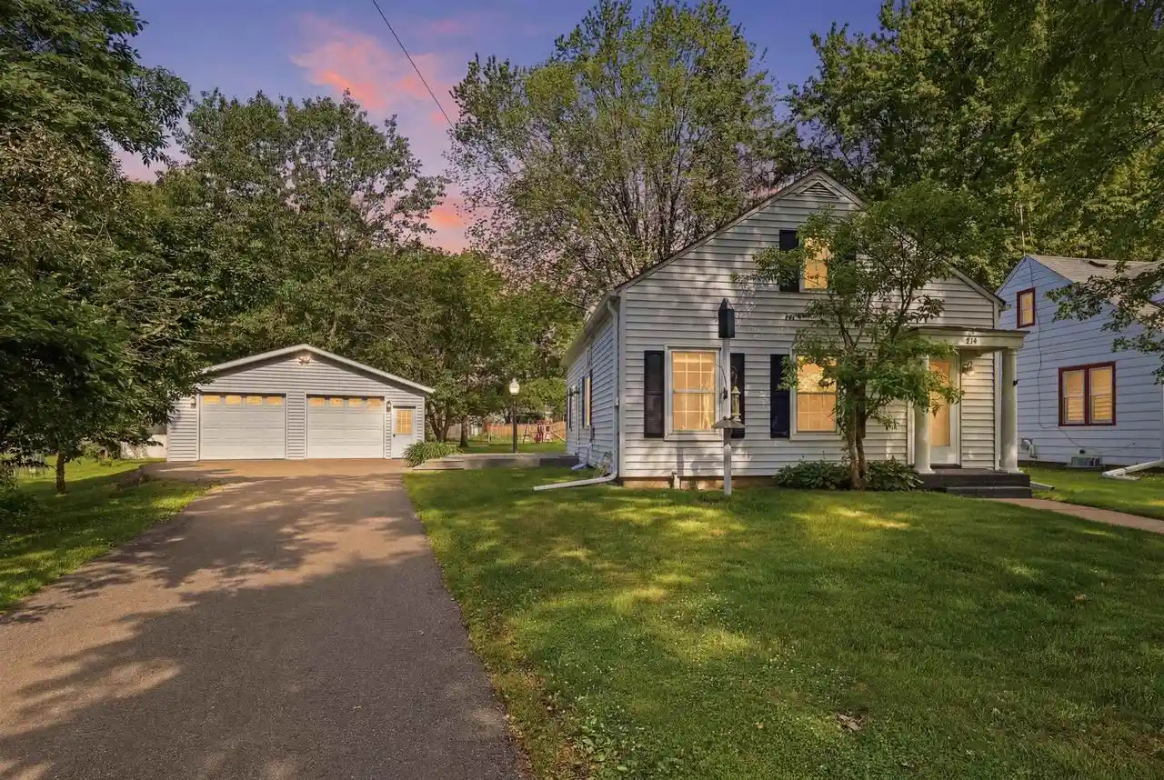 Homes for sale in Marshfield, WI | 814 S Oak Avenue Avenue, Marshfield, WI 54449 | MLS# 22602928
