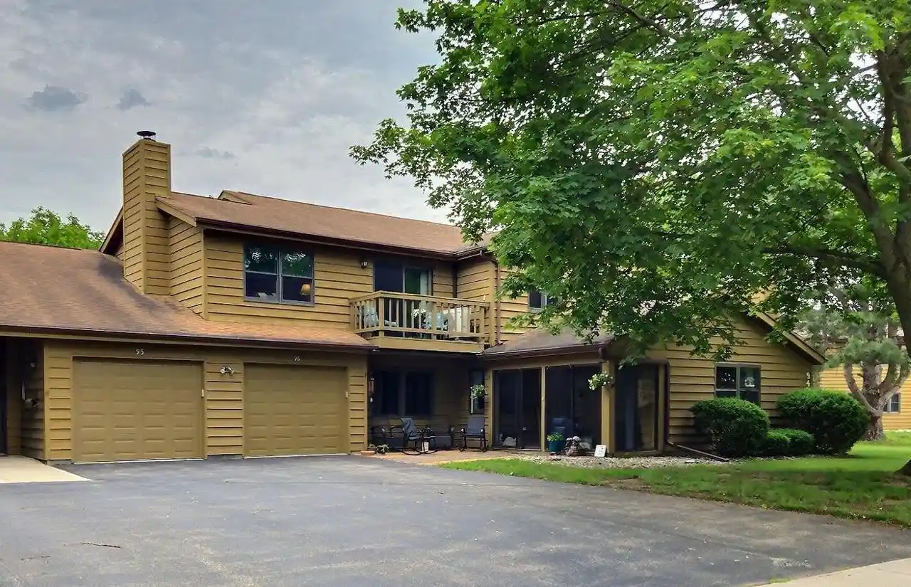 Homes for sale in Neenah, WI | 940 Babcock St St, Neenah, WI 54956