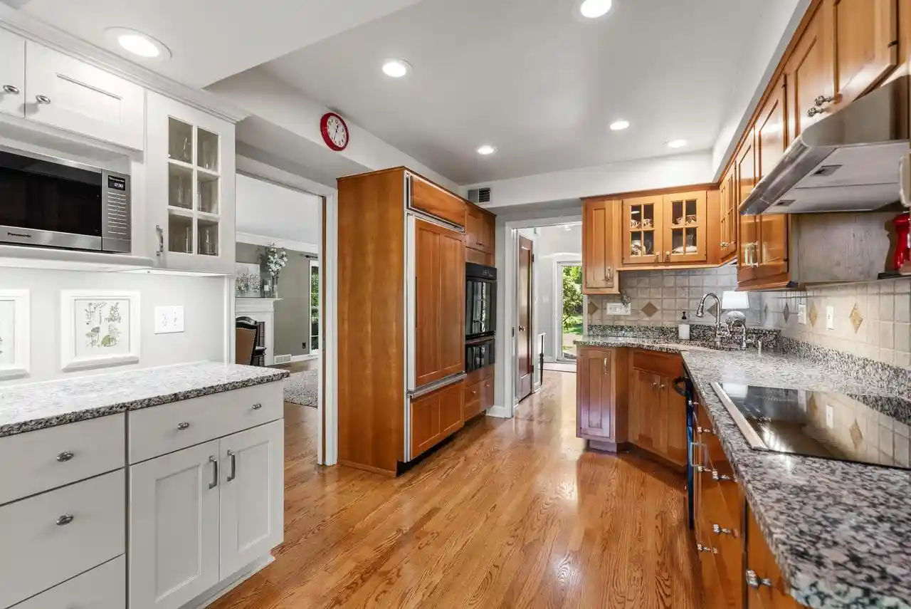 4th image of 900 Apple Tree Lane Lane, Brookfield, WI 53005 | MLS# 1969032