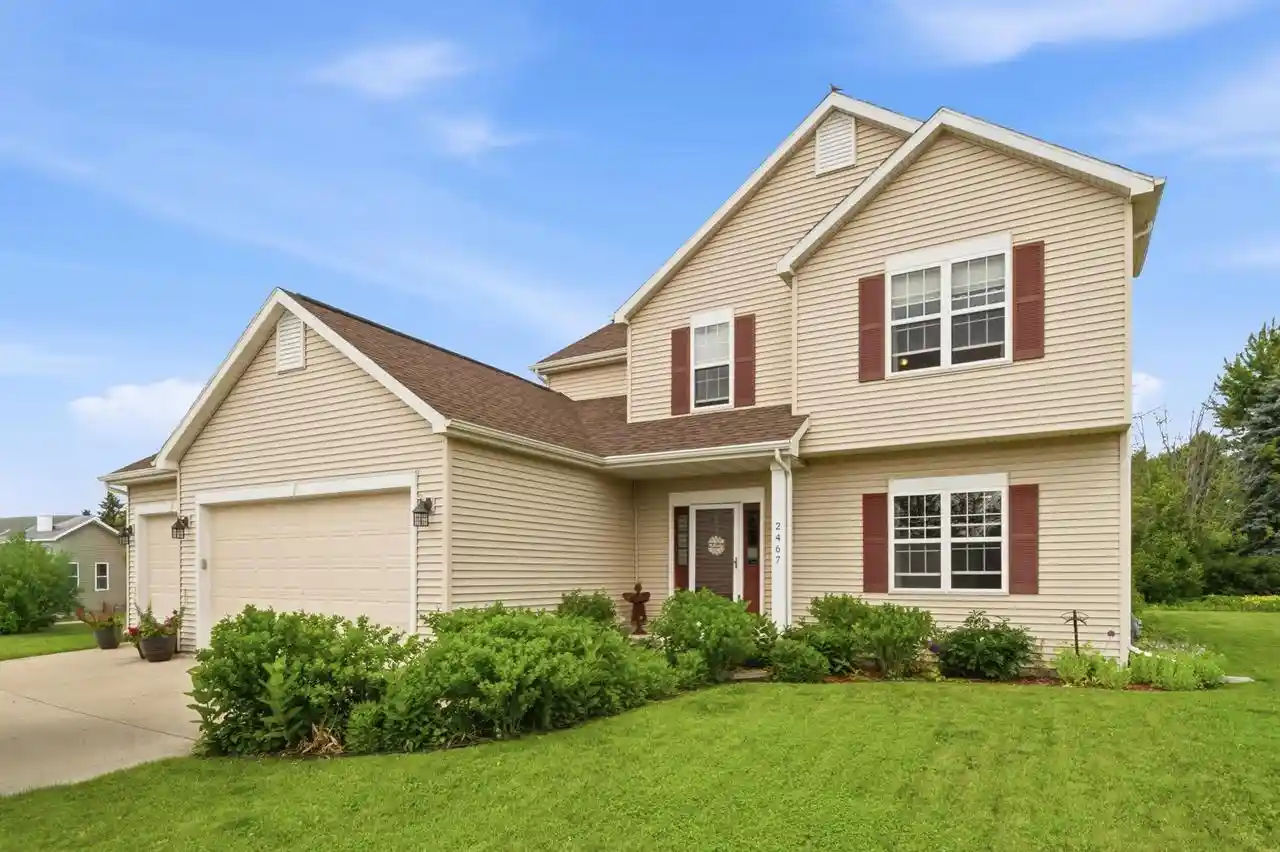 Homes for sale in Greenville, WI | N2467 Chapel Hill Dr Dr, Greenville, WI 54942 | MLS# 50328081