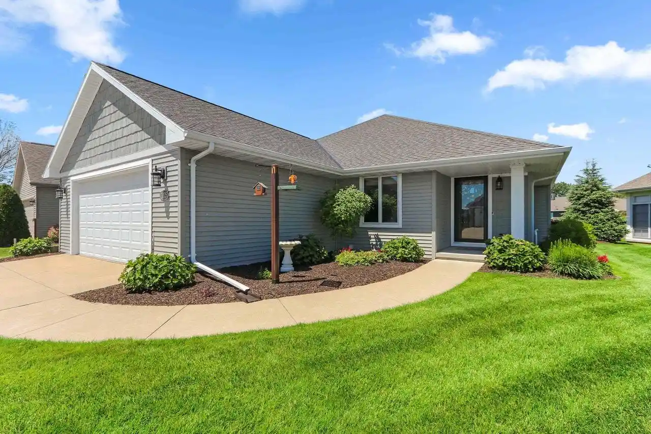 Homes for sale in Suamico, WI | 2025 Wisteria Circle Circle, Suamico, WI 54313 | MLS# 50328099