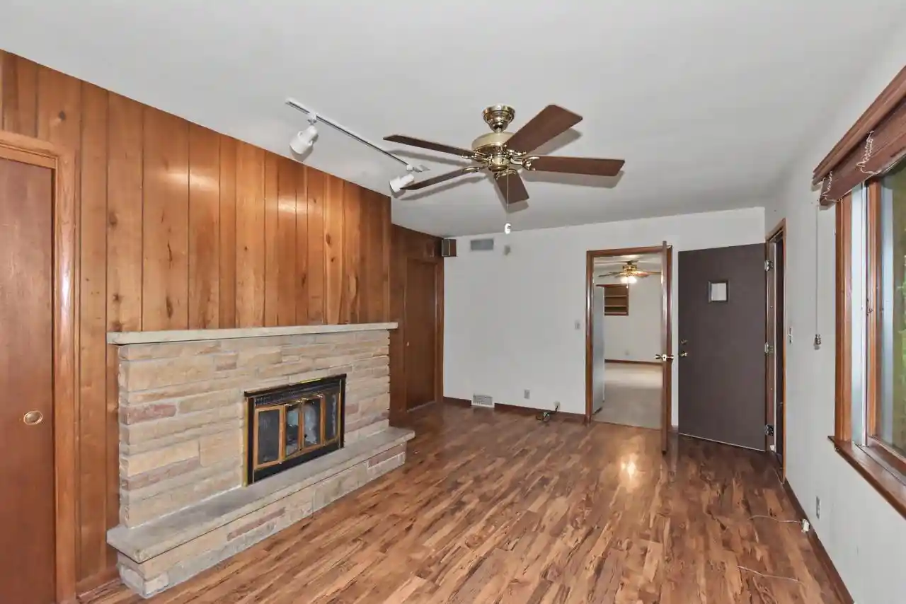 Homes for sale in Muskego, WI | S68w13026 Bristlecone Lane Lane, Muskego, WI 53150 | MLS# 1969048
