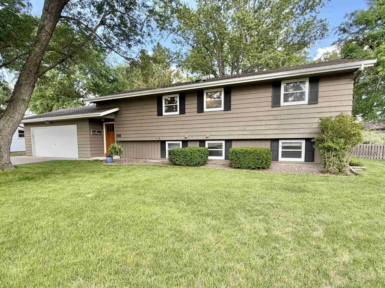 1st image of 744 Sussex Dr Dr, Janesville, WI 53546 | MLS# 2026731